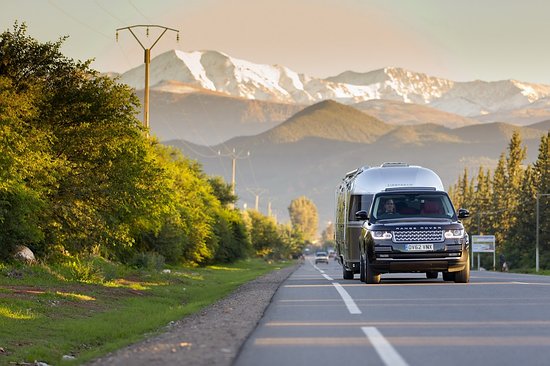 Новейший Range-Rover демонстрирует свои возможности