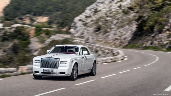 BMW празднует 10 лет владения Rolls-Royc